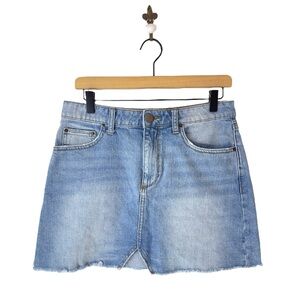 Urban‎ Outfitters BDG Cutoff Denim Mini Skirt Light Wash Raw Hem Medium